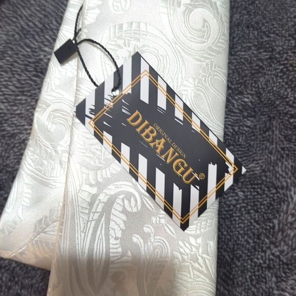 New Men's white paisley tuxedo vest size & neck tie, pocket square L - Picture 5 of 8